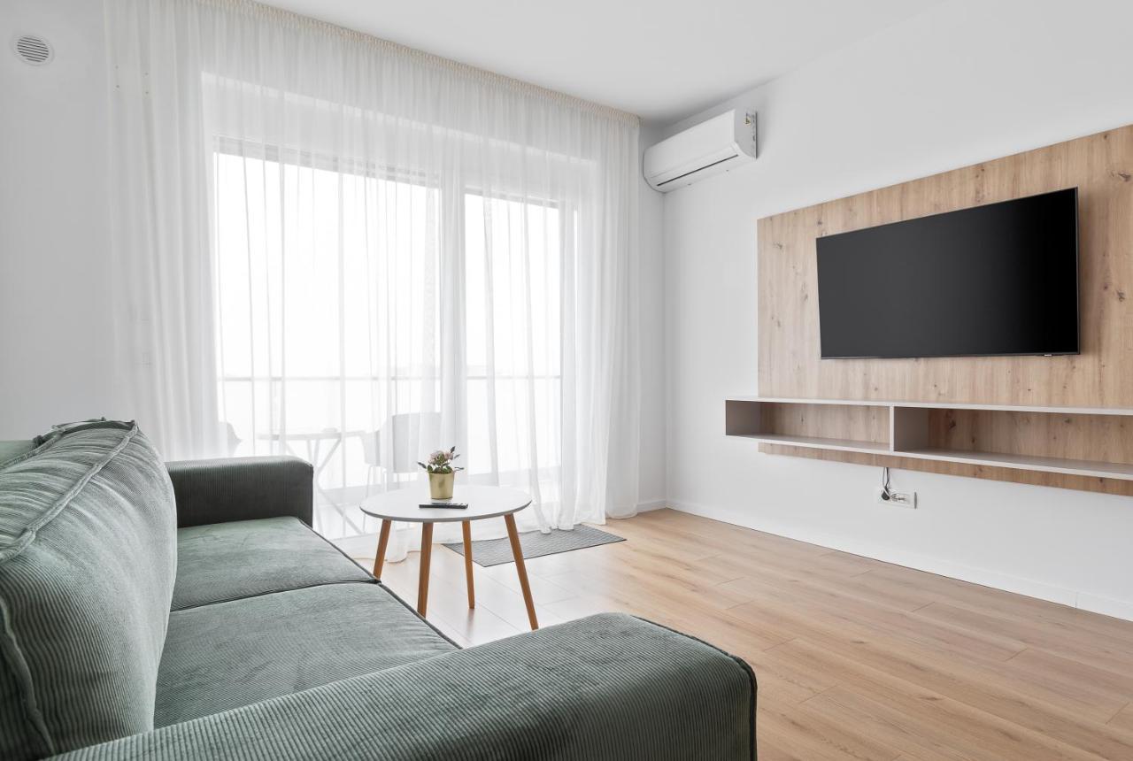 Grand Hill Flats Apartment Oradea Exterior foto