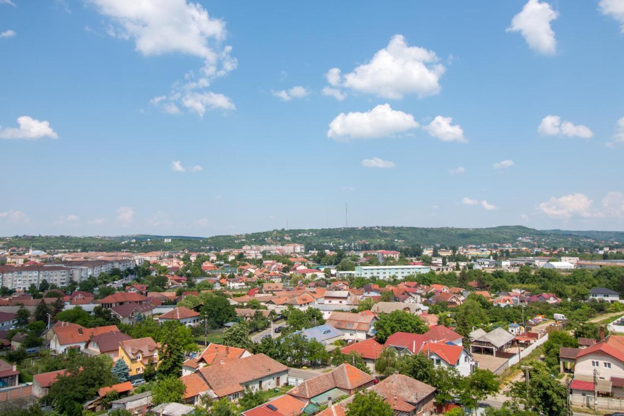 Grand Hill Flats Apartment Oradea Exterior foto
