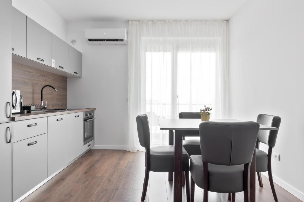 Grand Hill Flats Apartment Oradea Exterior foto