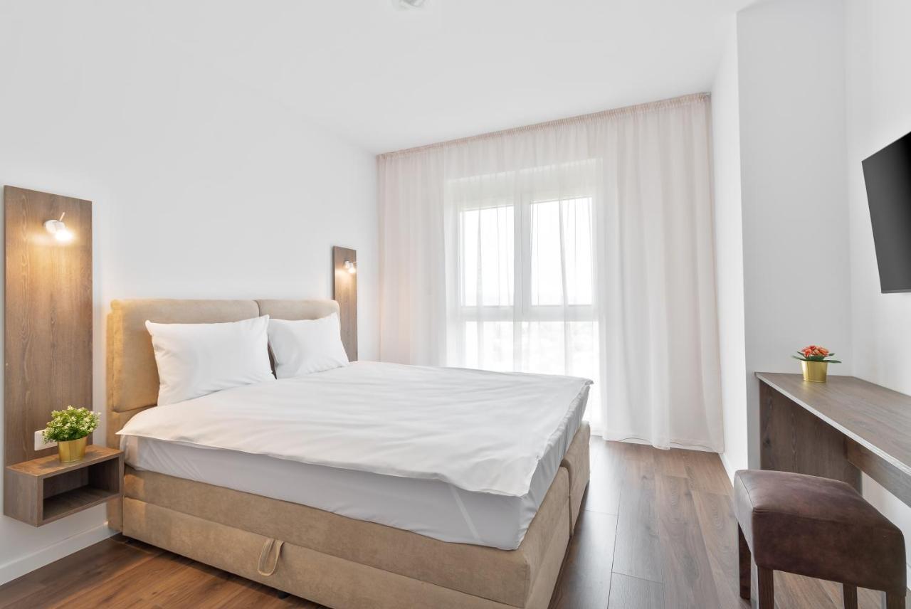 Grand Hill Flats Apartment Oradea Exterior foto