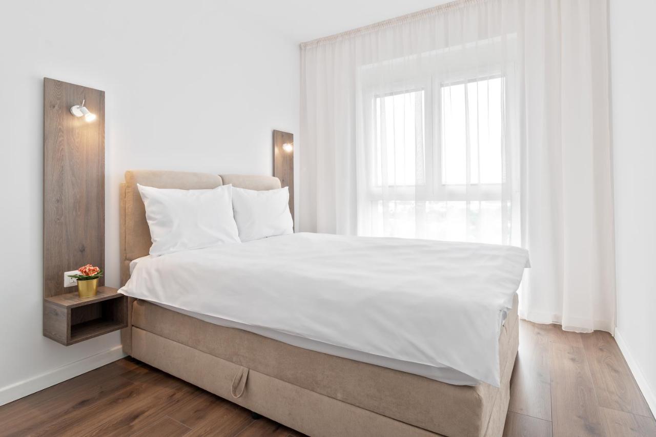 Grand Hill Flats Apartment Oradea Exterior foto