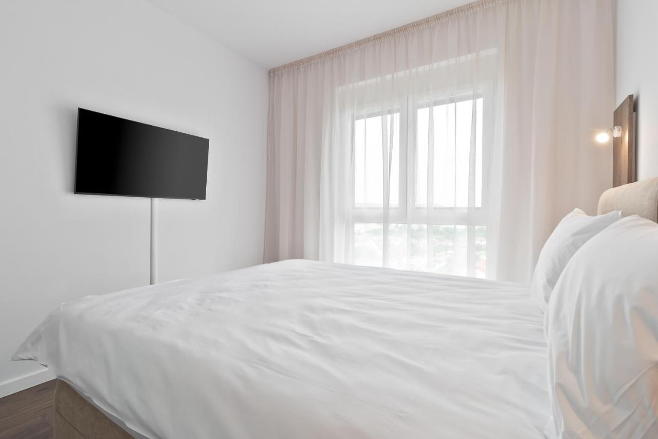 Grand Hill Flats Apartment Oradea Exterior foto