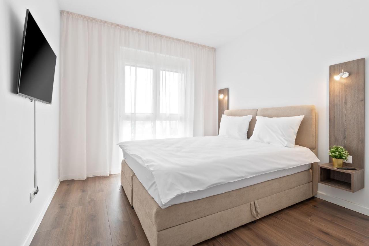 Grand Hill Flats Apartment Oradea Exterior foto