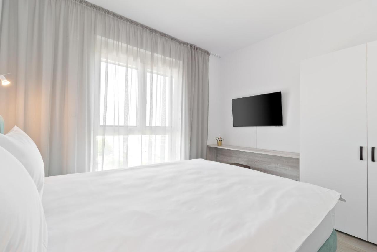 Grand Hill Flats Apartment Oradea Exterior foto