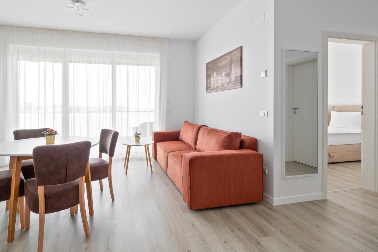 Grand Hill Flats Apartment Oradea Exterior foto