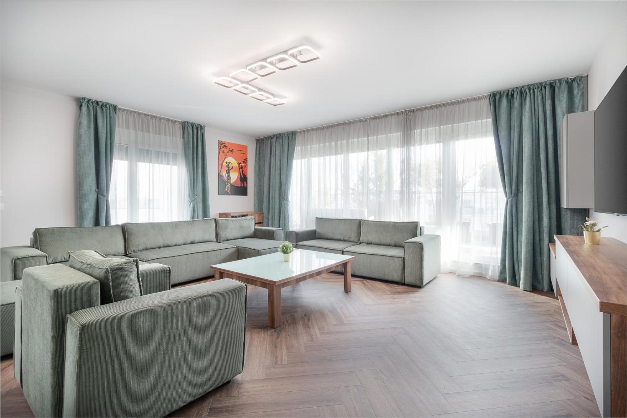 Grand Hill Flats Apartment Oradea Exterior foto