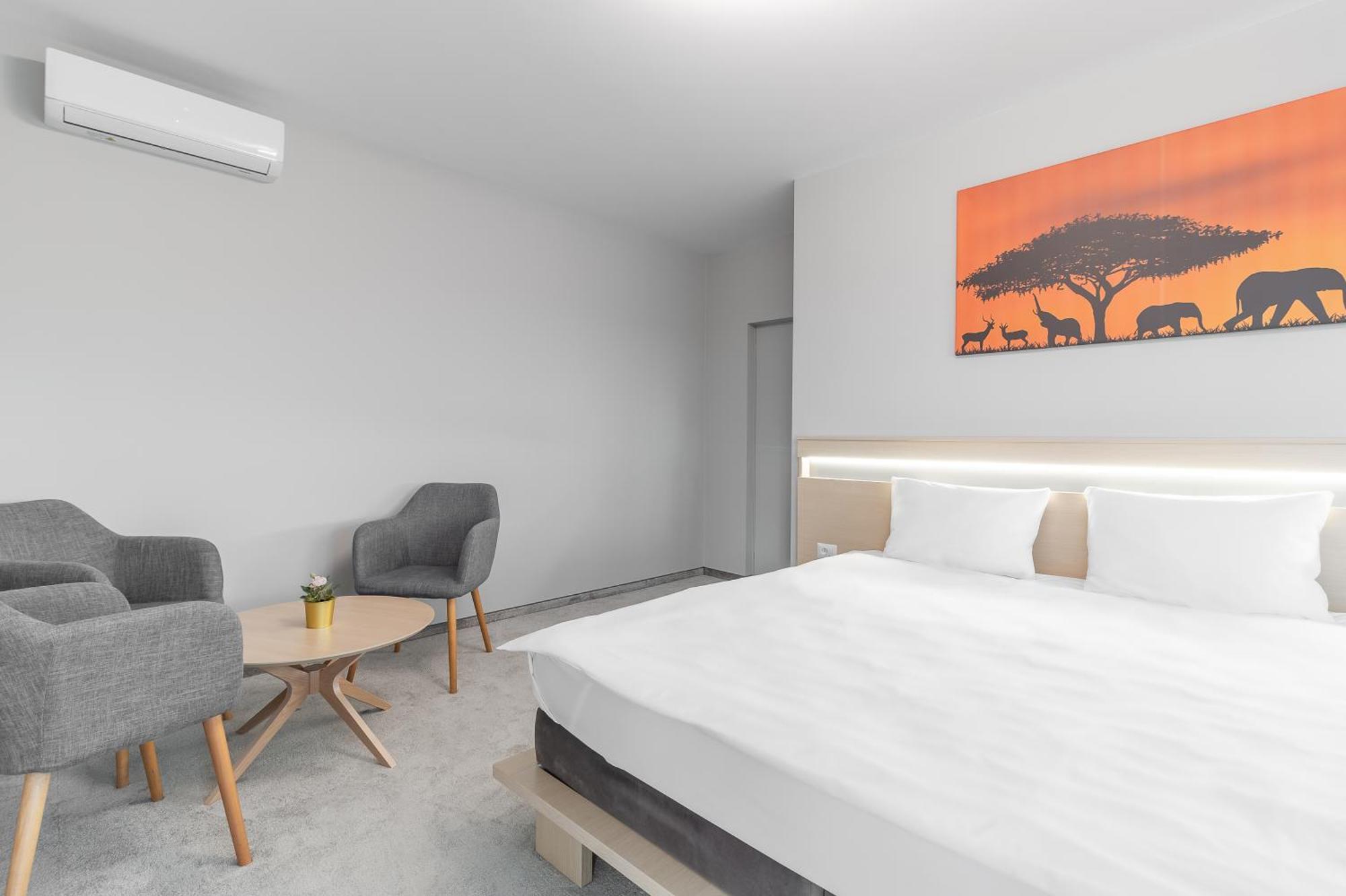 Grand Hill Flats Apartment Oradea Exterior foto