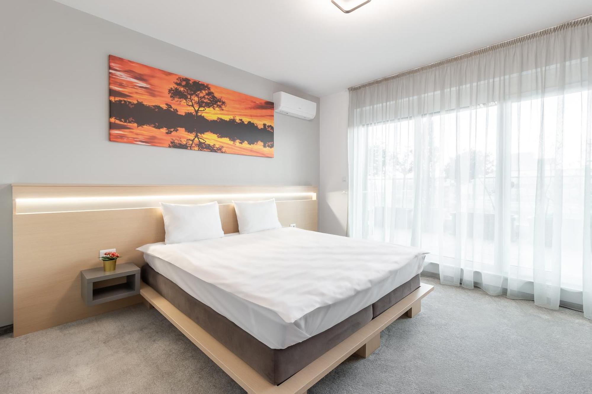 Grand Hill Flats Apartment Oradea Exterior foto