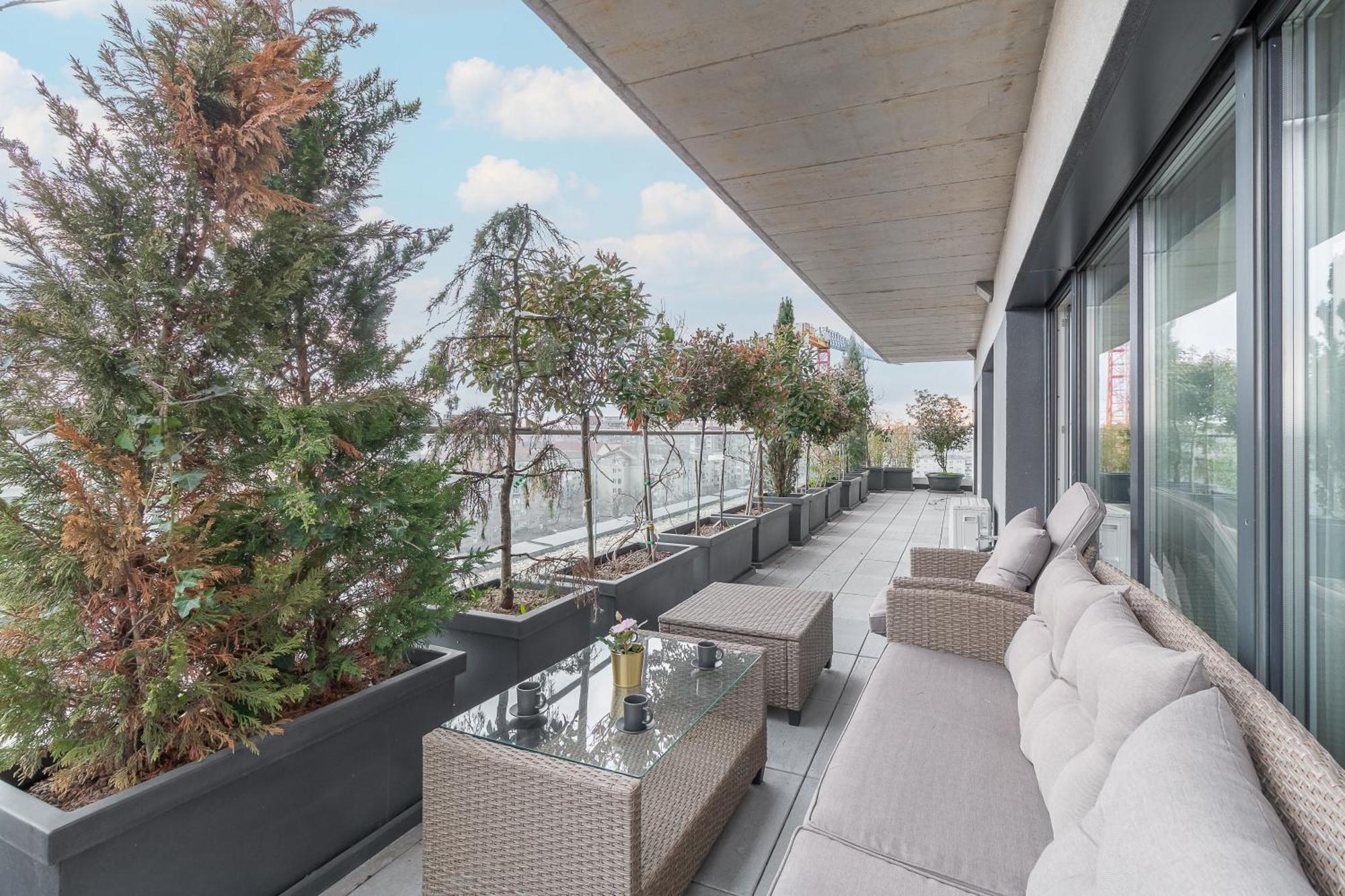Grand Hill Flats Apartment Oradea Exterior foto