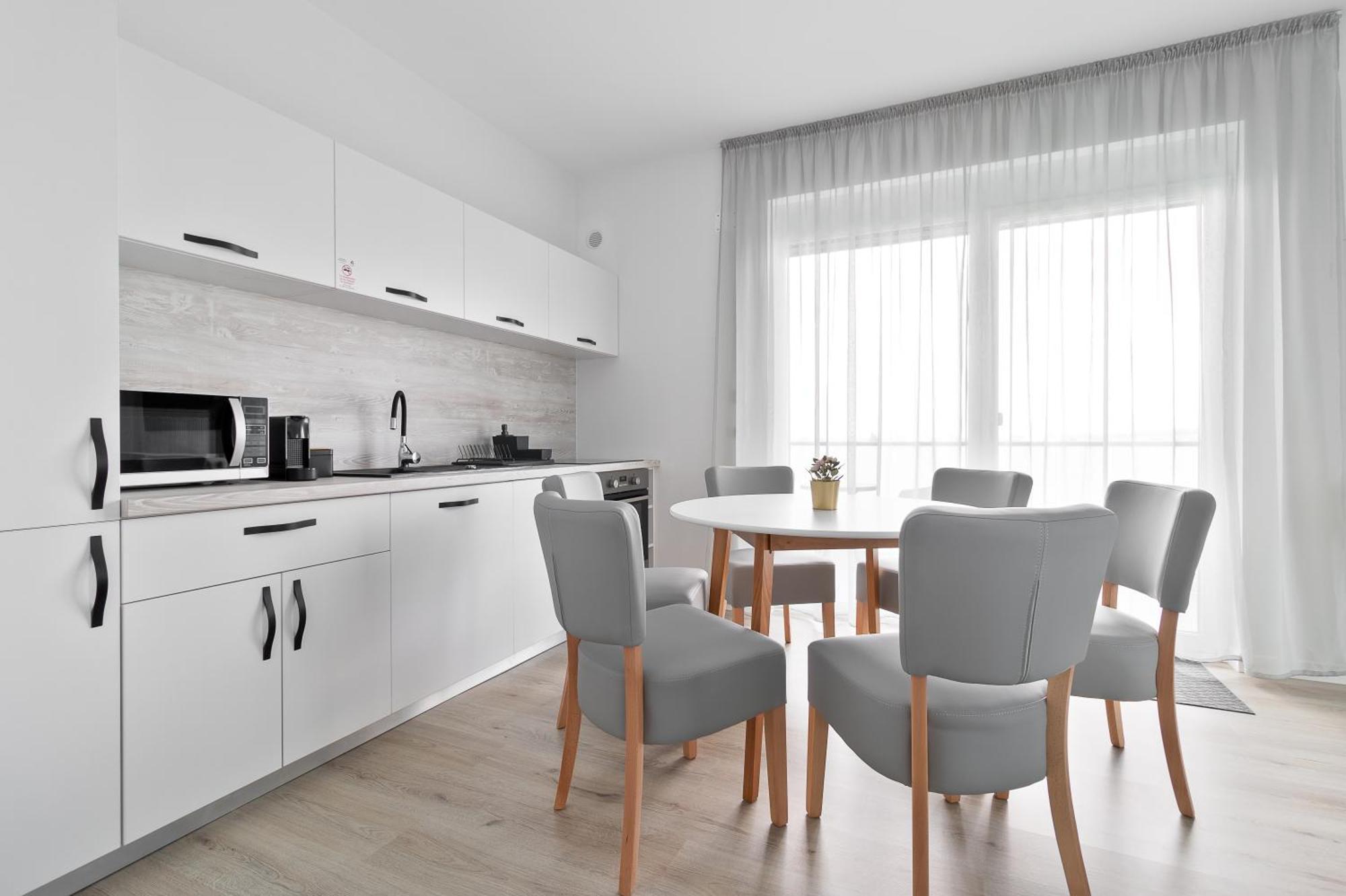 Grand Hill Flats Apartment Oradea Exterior foto